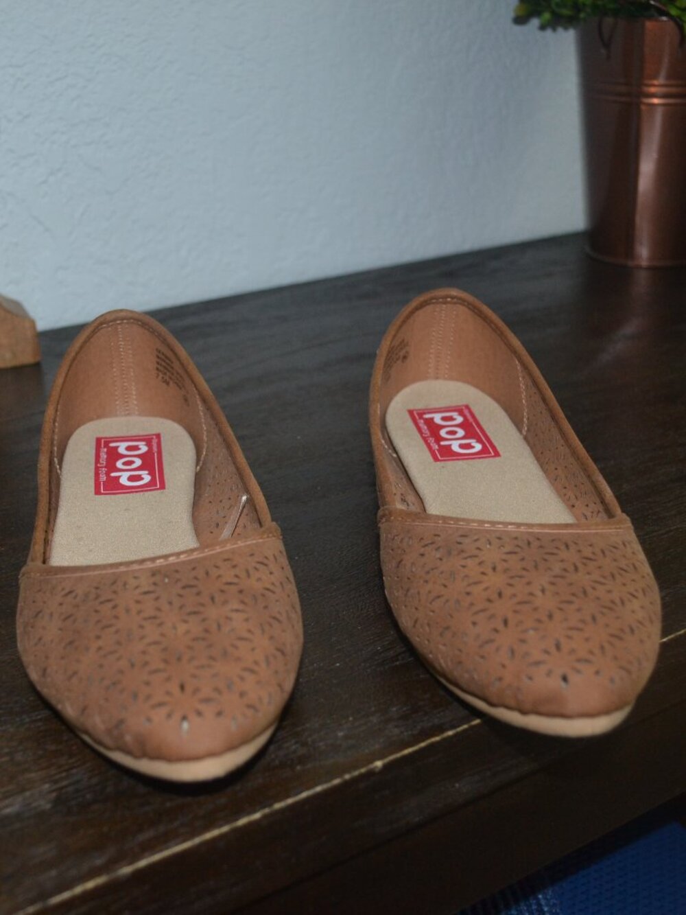 Pre-owned Pop Slip on flats color brown size 7.5